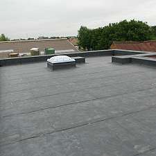 Dak uitgevoerd in DERBIGUM.